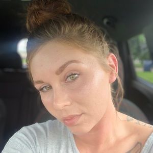 Meet your Posher, Manda